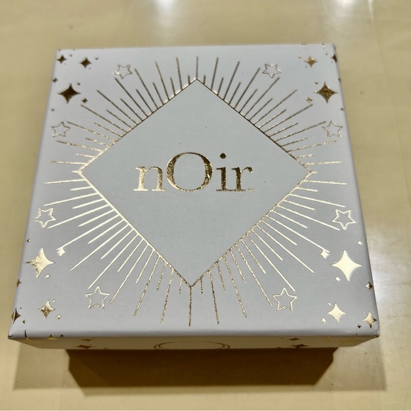 nOir bracelet set in box - Picture 3 of 3
